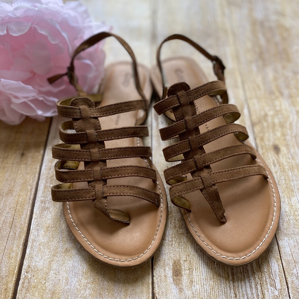 Strapping Suede Sandals